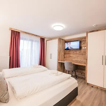 Astenhof Familie Hummel * Fügen