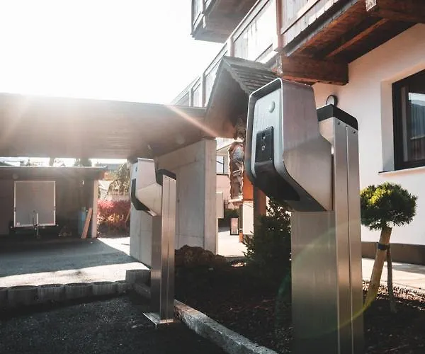 Astenhof Familie Hummel *